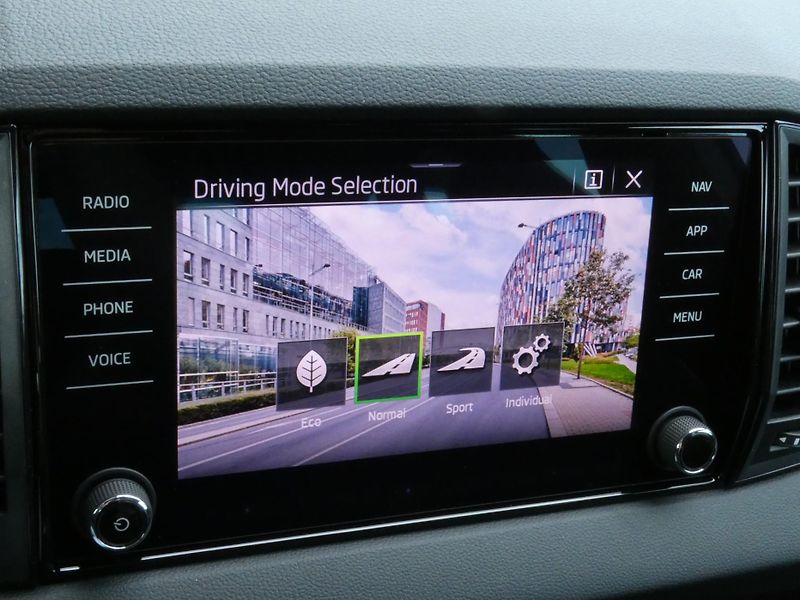 Škoda Karoq (2026) Sportline 1.5 TSI 110 kW DSG - fotka 30 z 30
