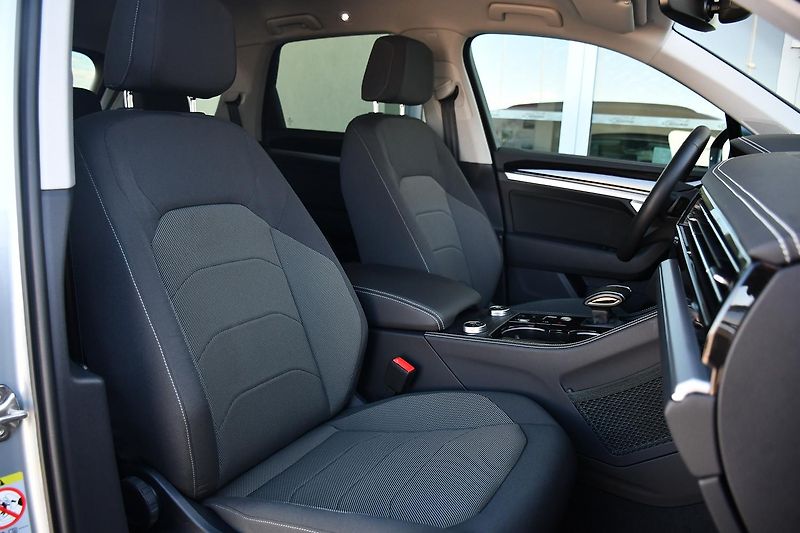 Volkswagen Touareg 3.0TDI 2.SADA KOL ČR - fotka 14 z 54