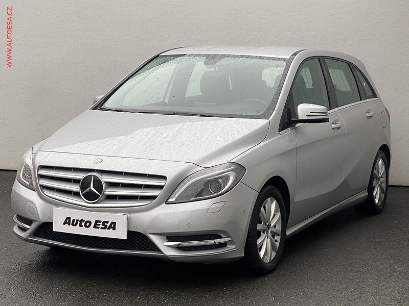 Mercedes-Benz Třídy B (2012) 1.6i B200, AT, bixen, navi, - fotka 3 z 18