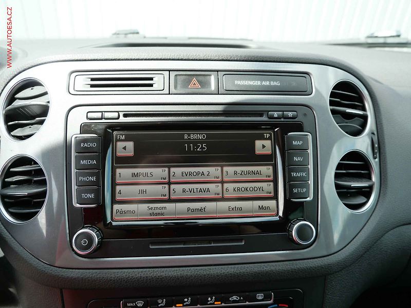 Volkswagen Tiguan (2014) 2.0TDi 4x4, DSG, TZ, AC - fotka 15 z 20
