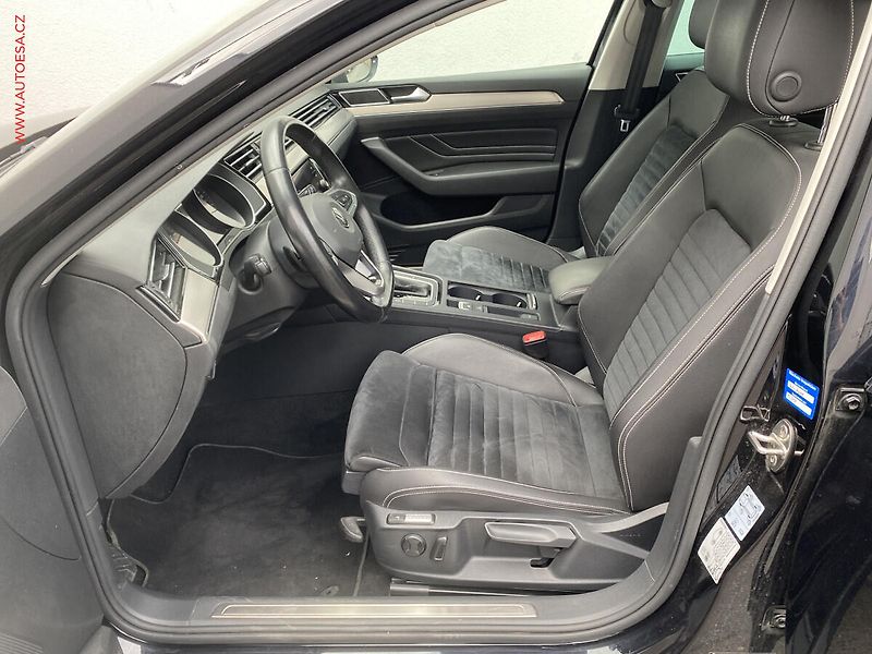 Volkswagen Passat (2020) 2.0 TDi, Elegance, DSG, LED - fotka 9 z 18