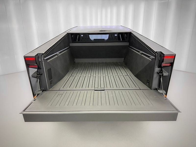 Tesla Ostatní AWD 438 KW FOUNDATION SERIES, - fotka 31 z 31