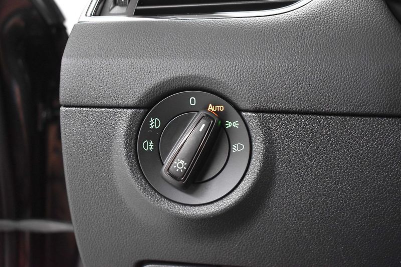 Škoda Octavia 1.6 TDI 85kW DSG*ACC*CAR-PLAY* - fotka 16 z 41