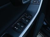 Volvo XC60 2.0D 5VÁLEC AUT TAŽNÉ VÝHŘEV - náhled 33