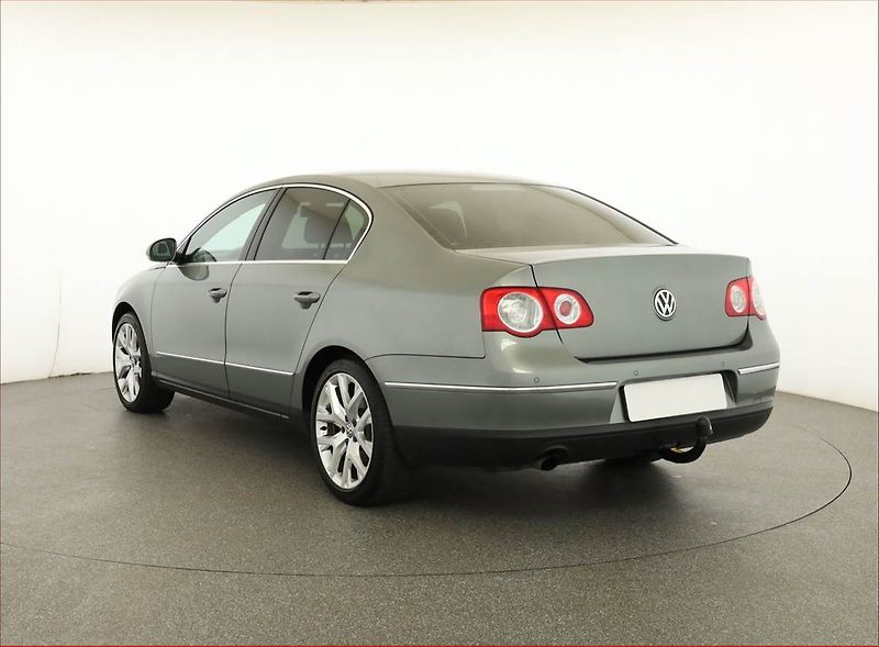 Volkswagen Passat (2009) 1.4 TSI, Xenony, Tempomat - fotka 4 z 16