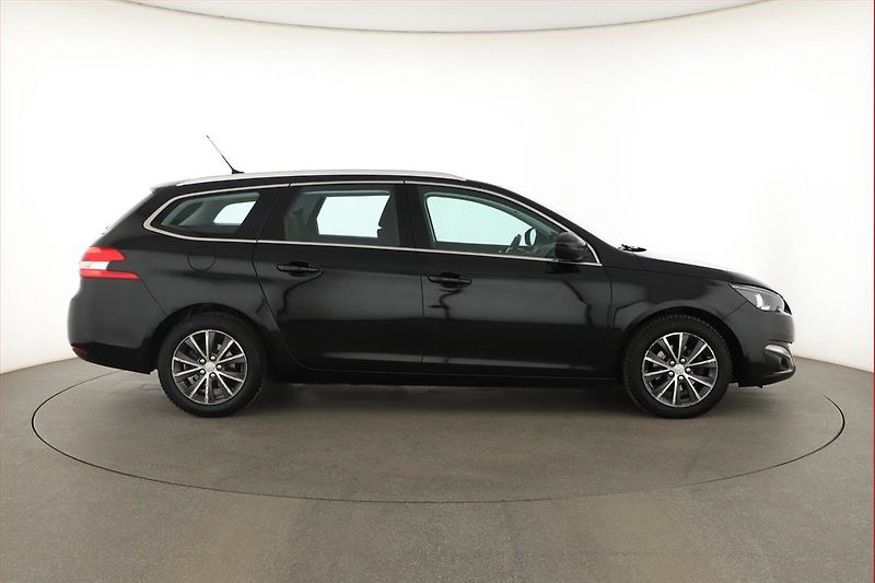 Peugeot 308 (2017) 1.6 BlueHDi, Automat, Navi - fotka 6 z 18