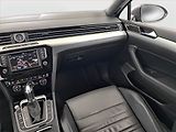 Volkswagen Passat (2017) R-Line 2.0 TDI, Automat, Kůže - náhled 8