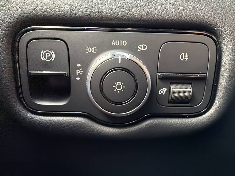 Mercedes-Benz Třídy V (2024) 250 d / Style / L - fotka 26 z 29