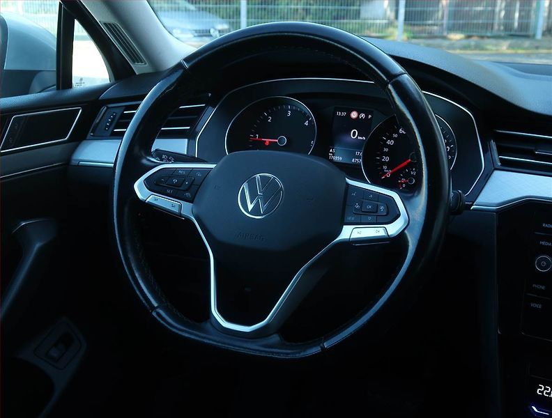 Volkswagen Passat (2021) Elegance 2.0 TDI, Automat - fotka 23 z 23