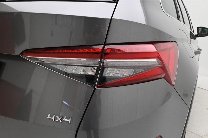 Škoda Kodiaq 2,0 TDI 147kW DSG 4x4 Style Zá - fotka 30 z 31