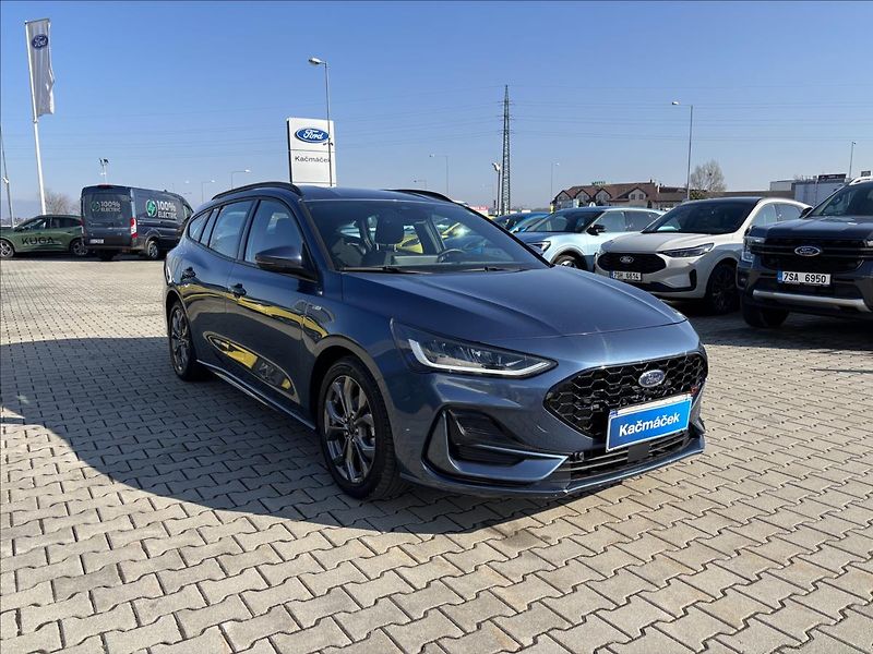 Ford Focus 1,0 EcoBoost  92kW ST-Line - fotka 7 z 28
