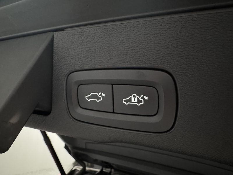 Volvo XC60 B5 AWD INSCRIPTION AUT  - fotka 28 z 56