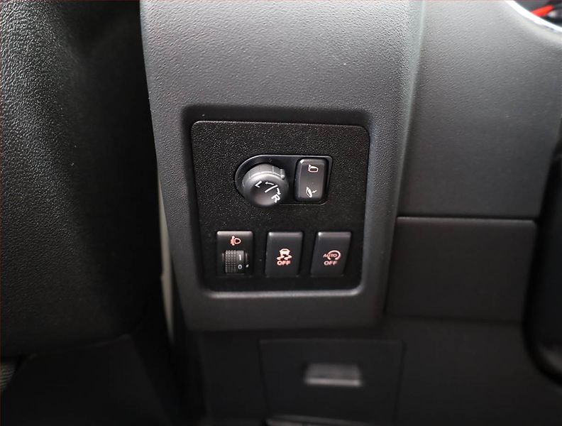 Nissan Qashqai (2012) 1.6 dCi, Serv.kniha, Navi - fotka 11 z 14