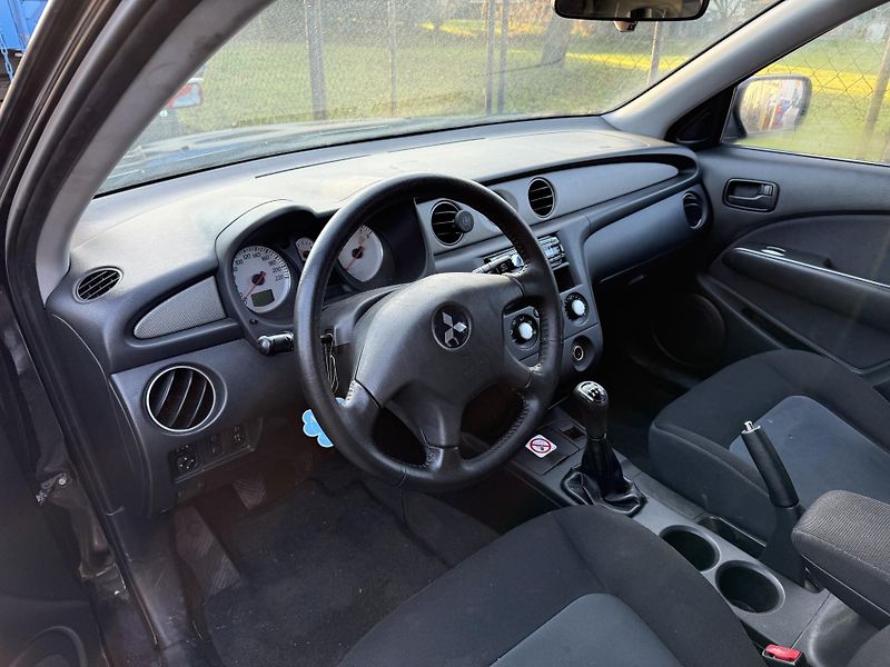 Mitsubishi Outlander (2008) 2.0i 100kw LPG (2008) - fotka 6 z 11