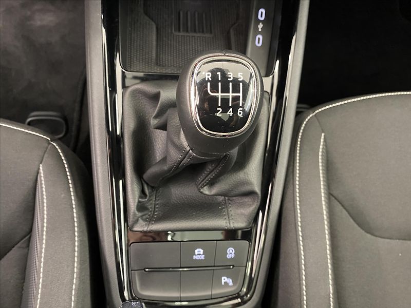 Škoda Scala 1,0 TSI 85kW Monte Carlo - fotka 18 z 28