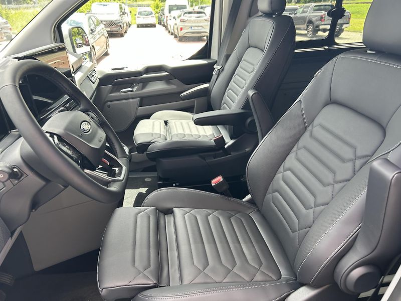Ford Tourneo Custom 2.0EcoBlue 125kW TITANUIM X L2 - fotka 18 z 36