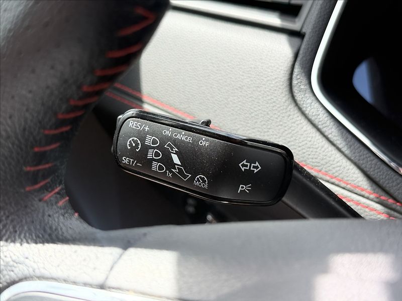 Seat Arona 1,5 FR TSI 37.000Km NAVIGACE - fotka 17 z 28