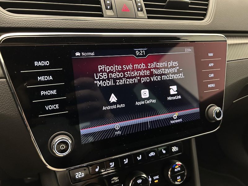 Škoda Superb 2.0 TDI 4x4 SportLine - fotka 15 z 31