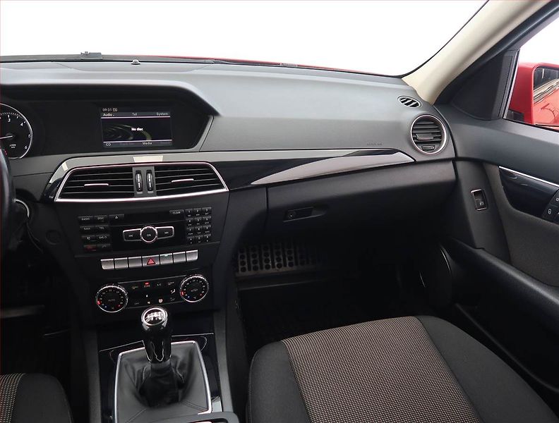 Mercedes-Benz Třídy C (2012) C 200 CDI, Navi, Xenony - fotka 8 z 20