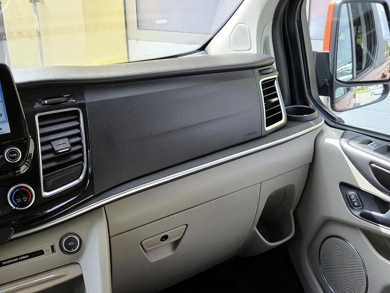 Ford Tourneo Custom TDCi Titanium-X SERV.KNÍŽKA - fotka 37 z 51