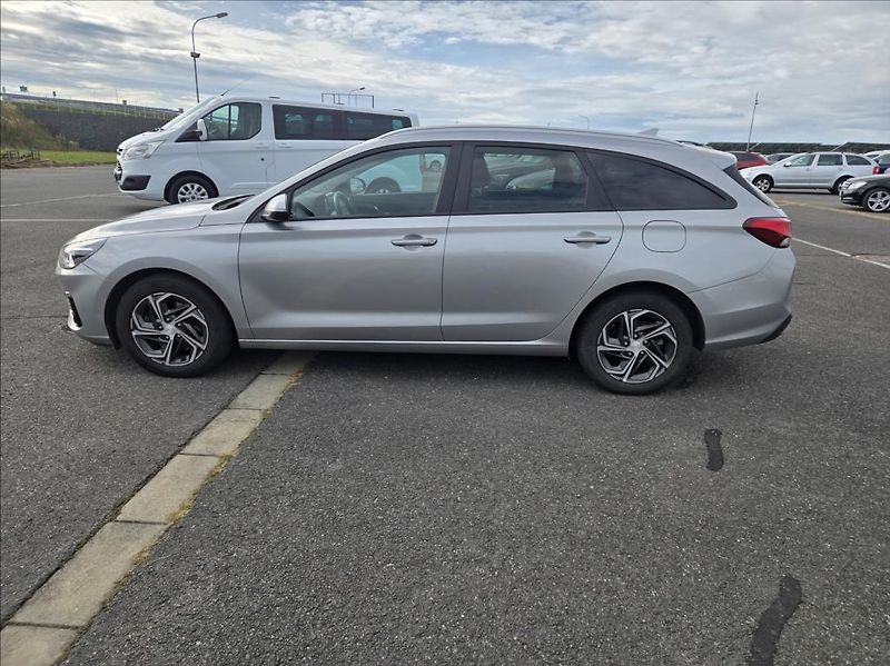 Hyundai i30 1,0 T-GDI  SMART - fotka 8 z 30