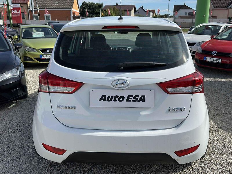 Hyundai ix20 (2017) 1.4i, 1.maj,ČR, Klima - fotka 5 z 19