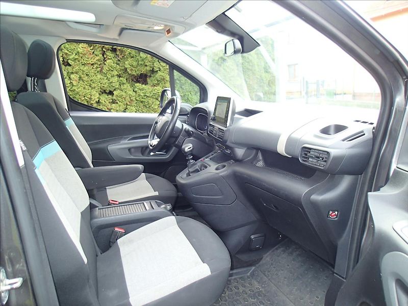 Citroën Berlingo 1,5 ČR, TAŽNÉ - fotka 34 z 45