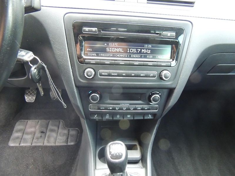 Škoda Rapid (2014) 1.2TSi,77kw,dobrá výbava - fotka 18 z 40