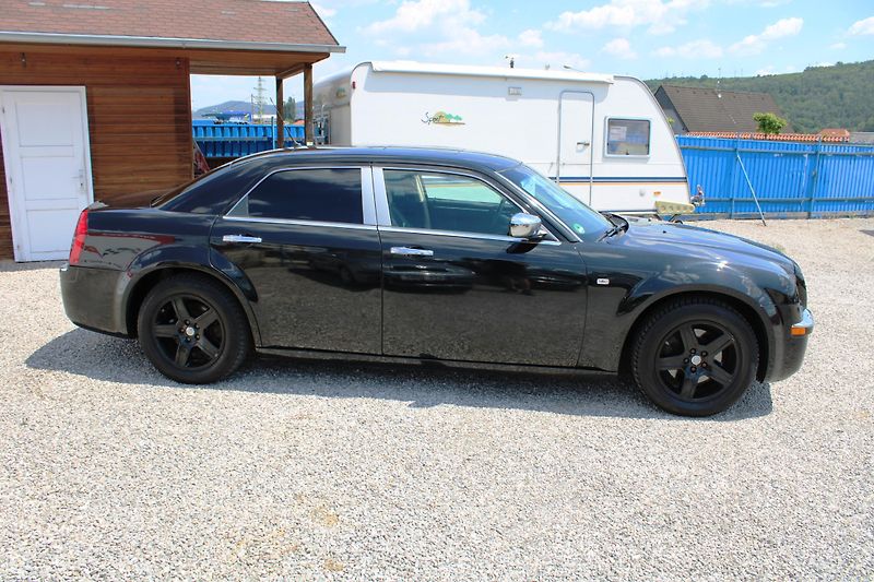 Chrysler 300C (2008) REZERVACE - fotka 8 z 17