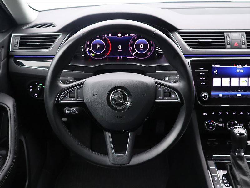 Škoda Superb 2,0 TDI 140kW DSG 4x4 L&K DPH - fotka 23 z 40