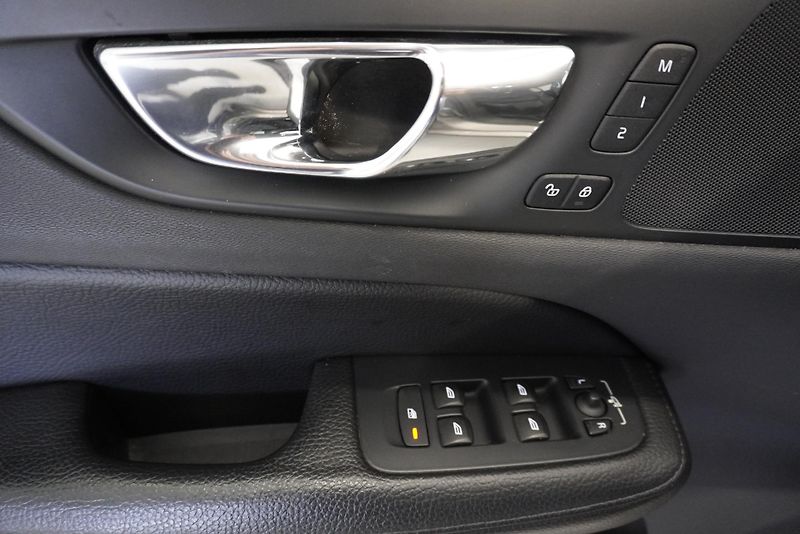 Volvo V60 2,0 D4 POLESTAR INSCRIPTION - fotka 15 z 35