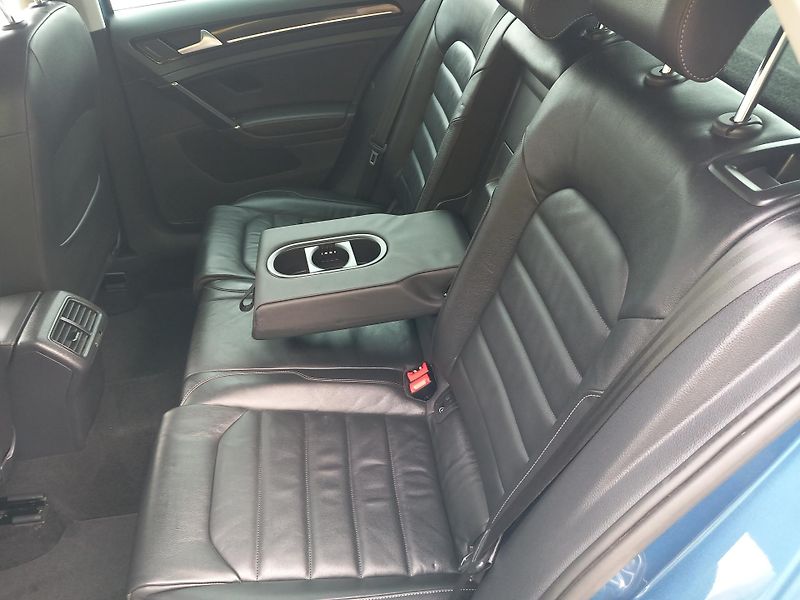 Volkswagen Golf (2013) VII 2,0TDi 110kw 1.MAJITEL - fotka 16 z 39