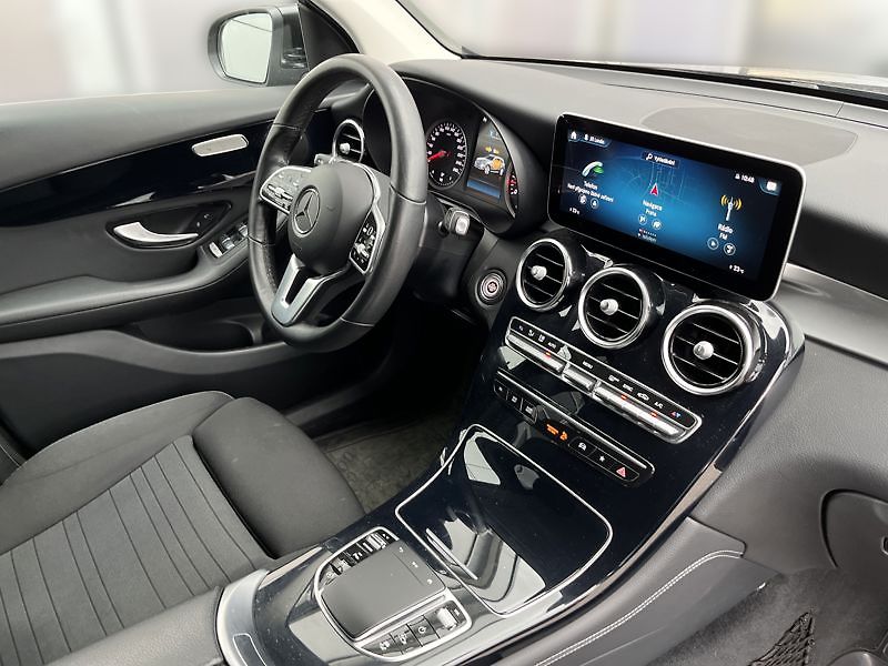 Mercedes-Benz GLC SUV 200 4MATIC - fotka 18 z 20