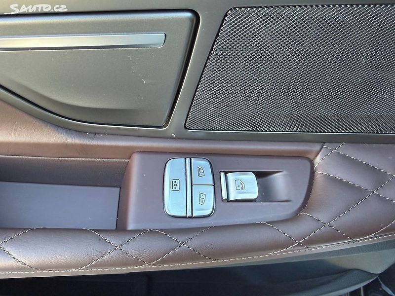 BMW Řada 7 730D koupeno v ČR DPH - fotka 39 z 50