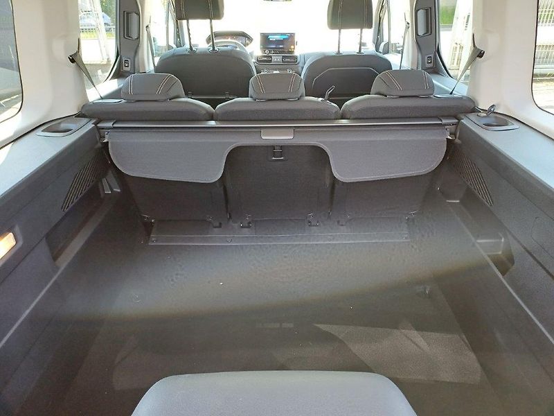 Peugeot Rifter (2026) Long Allure 1.5 HDI 130k - fotka 15 z 43