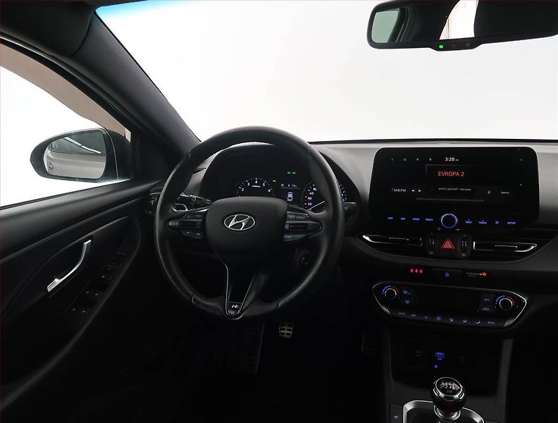 Hyundai i30 (2022) N-Line 1.5 T-GDI MHEV - fotka 7 z 19