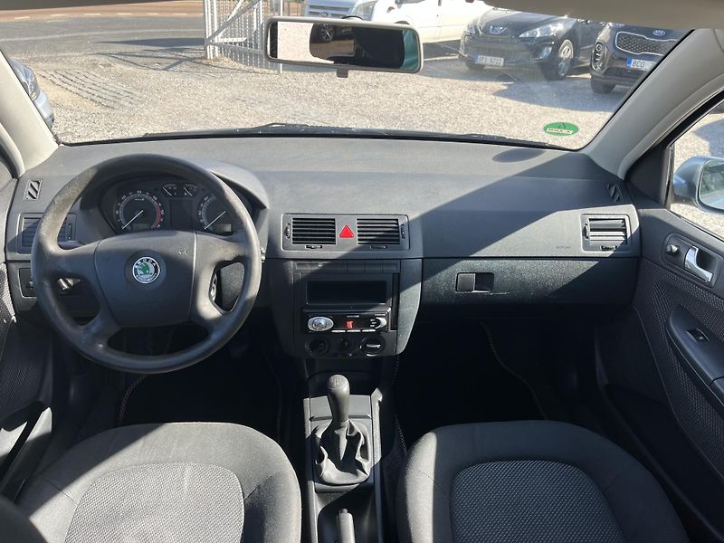 Škoda Fabia (2005) 1.9SDi 47kw Klima - fotka 18 z 20