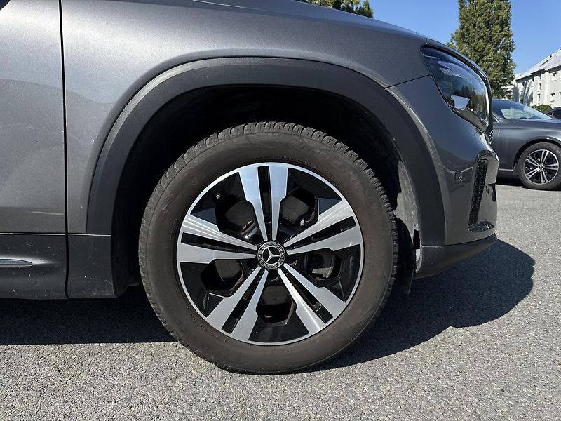 Mercedes-Benz GLB 200d 4M, 1.majitel - fotka 15 z 17