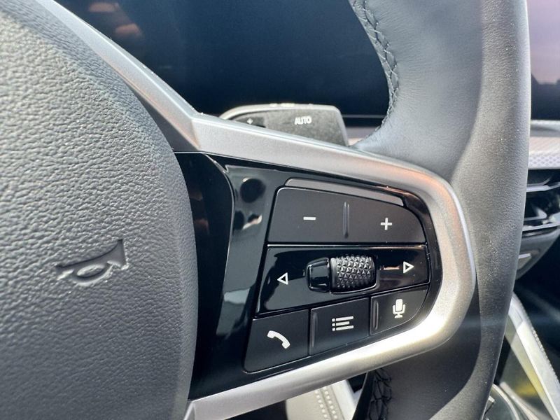 BMW i4 xDrive40 M-Sport HuD 360 DAPro - fotka 14 z 22