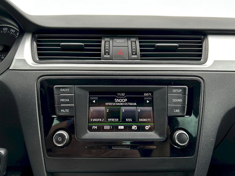 Škoda Rapid (2015) Spaceback 1.2 TSI 81kW MP6 Amb - fotka 12 z 31