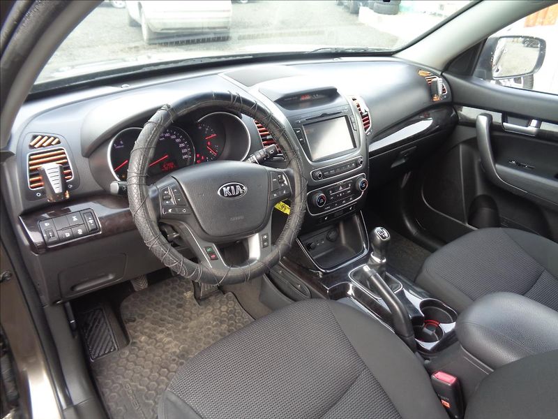 Kia Sorento 2,2 - fotka 15 z 19