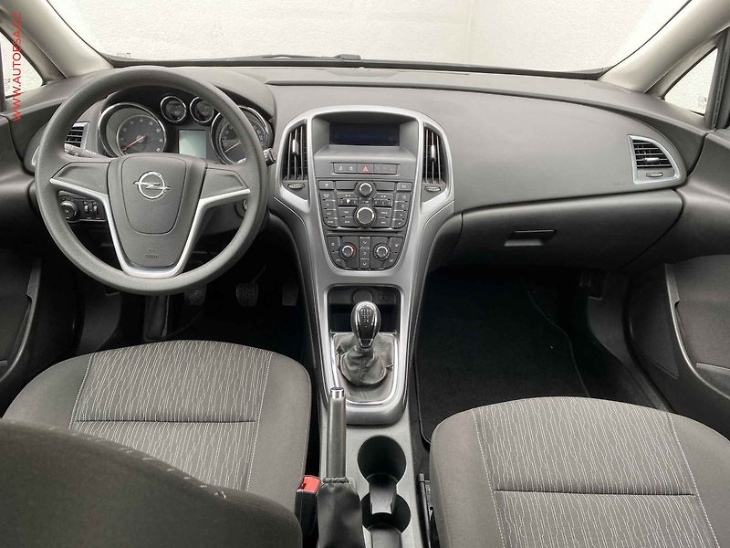 Opel Astra (2015) 1.6i, Selection, +kola - fotka 8 z 17