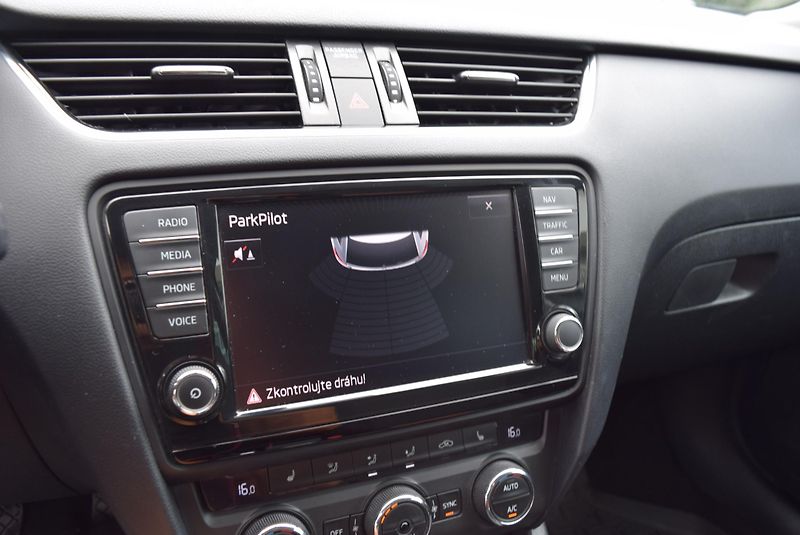 Škoda Octavia (2016) 1.4TSI 110kw AMBITION GREENLIN - fotka 25 z 48
