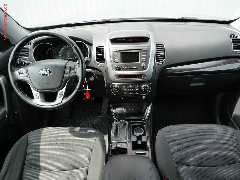 Kia Sorento (2015) 2.2CRDi, 2.maj,ČR, AT - fotka 8 z 28
