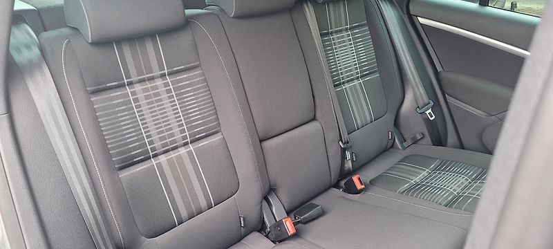 Volkswagen Tiguan (2016) 1,4TSi110kW DSG R-Line BiXenon - fotka 12 z 39