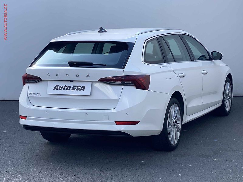 Škoda Octavia (2023) 2.0 TDi, 2.maj,ČR, Style - fotka 4 z 20