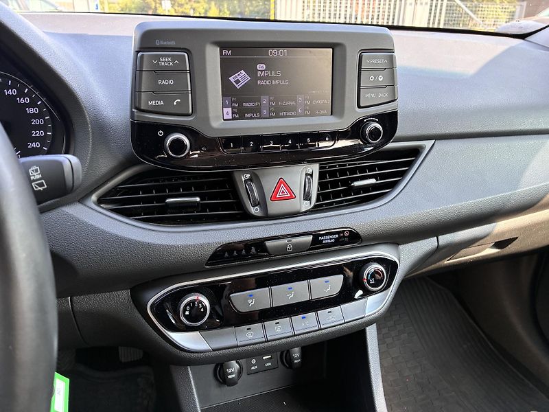 Hyundai i30 WG 1.0T-GDi 88kW REZERVACE - fotka 18 z 29