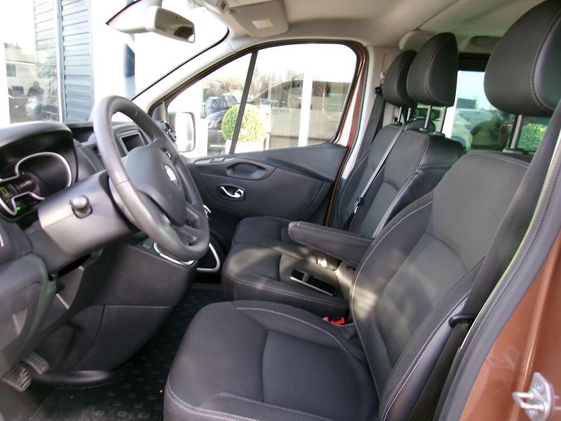 Renault Trafic 2.0 dCi 6míst REZERVACE - fotka 7 z 16