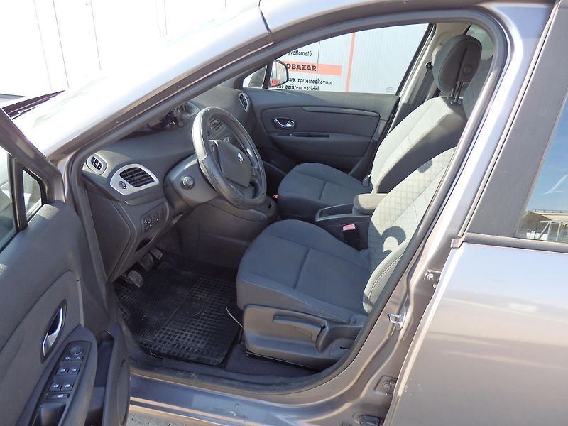 Renault Grand Scénic 1.6i 81 kW KLIMA, 6x AIRBAG - fotka 6 z 14