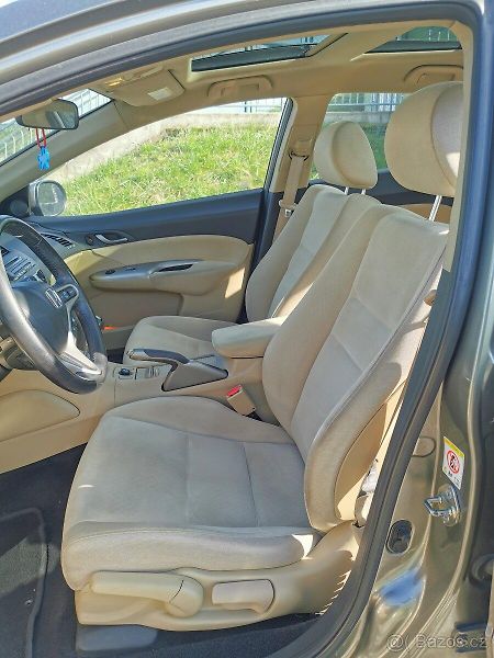 Honda Civic (2006) Nejvyšší výbava Executive  - fotka 13 z 17